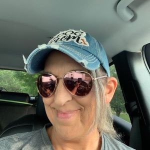 Meet your Posher, Angela